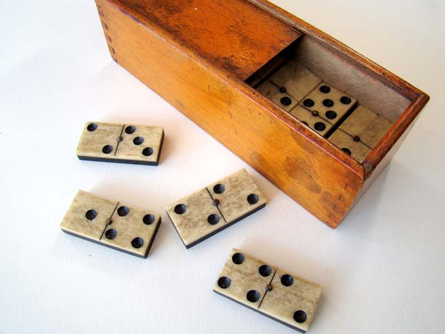A nice boxed set of Civil War era bone and ebony Dominoes circa 1865 — image 2